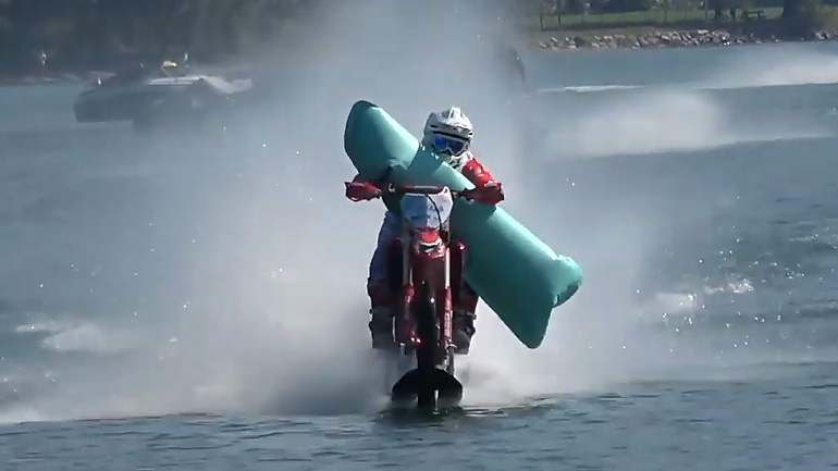 Με 104χλμ/ω στο… νερό!