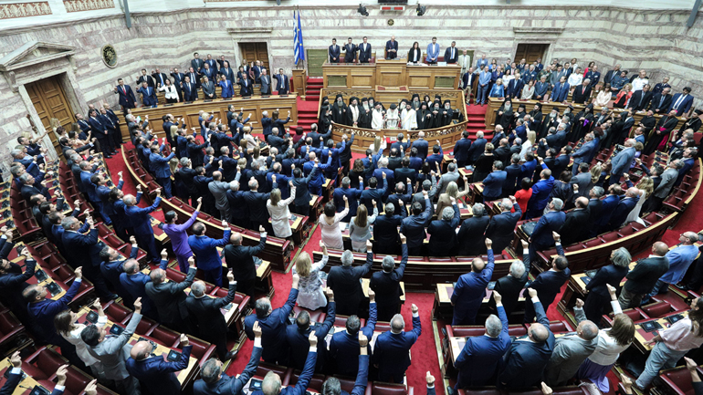 H ορκωμοσία των 300 στη Βουλή