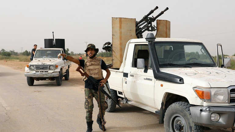 Έξι δυτικές και αραβικές χώρες ζητούν να σταματήσουν οι εχθροπραξίες στη Λιβύη