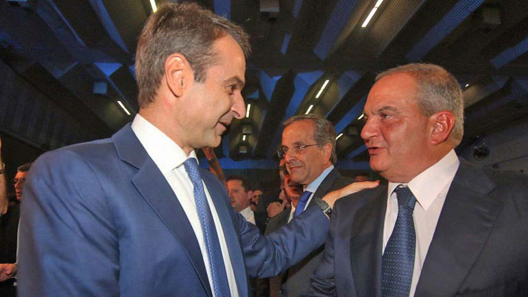 Στο Υπ. Εθνικής Άμυνας ο Μητσοτάκης – Συνάντηση με τον Κ. Καραμανλή