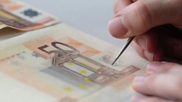 Έκανε συναλλαγές με παραχαραγμένα χαρτονομίσματα στην ευρύτερη περιοχή της Νικήτης