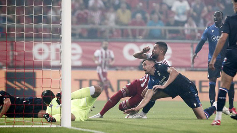 Χαμένος ο Μαρινάκης στο 3-0 του Ολυμπιακού