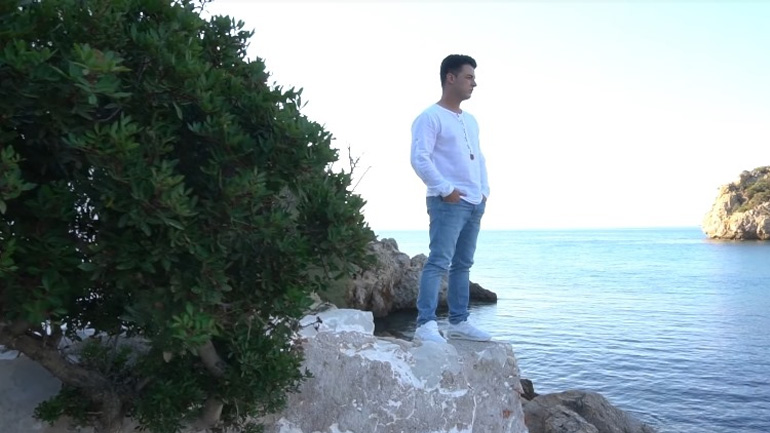 Κυκλοφόρησε το νέο τραγούδι του Γιάννη Αγγελινού