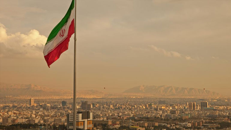 Η Τεχεράνη διαψεύδει ότι είναι έτοιμη να διαπραγματευθεί το βαλλιστικό της πρόγραμμα