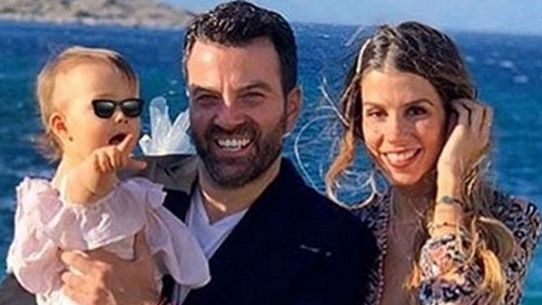 Θοδωρής Γκιώνης: Ο κομμωτής των celebrities βάφτισε την κορούλα του!