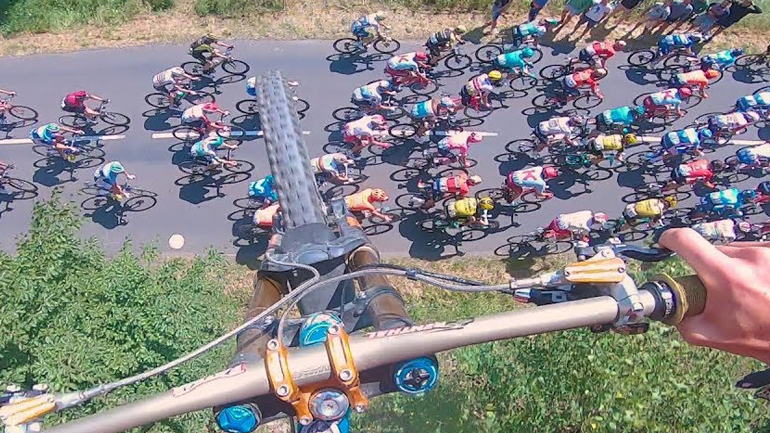 Ο πρώτος ποδηλάτης που «πέταξε» πάνω από τους ποδηλάτες του Tour de France