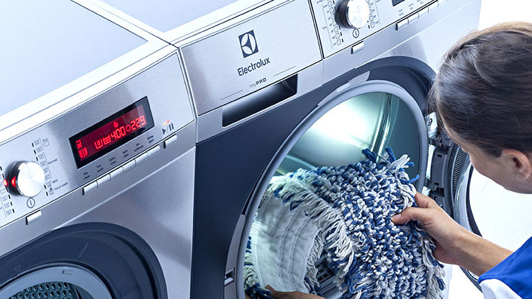 Electrolux: Αυξήθηκαν τα λειτουργικά κέρδη στο τρίμηνο