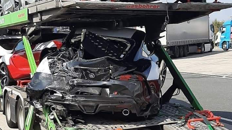 Κατεστράφησαν τέσσερα ολοκαίνουργια Toyota Supra