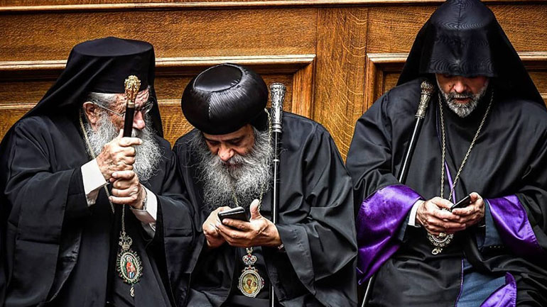 Το «αμαρτωλό» smartphone των Αρχιερέων