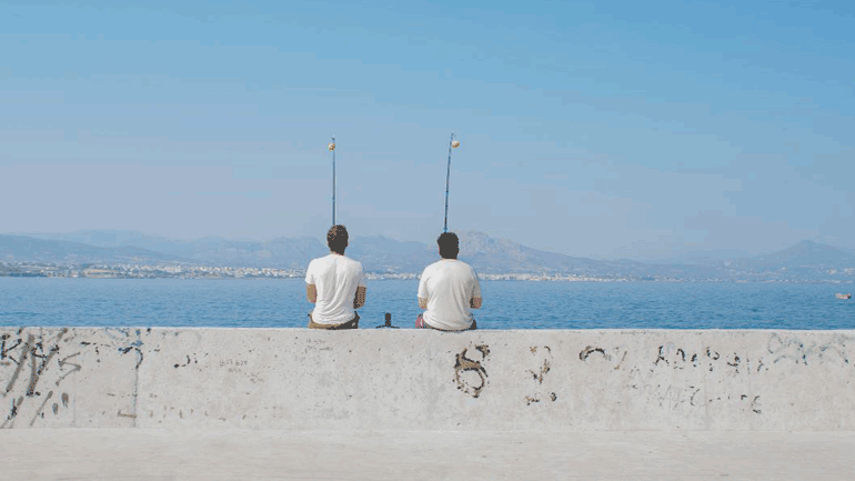 Το «Lemon» των Experimento πάνω σε ferry και σε λιμενοβραχίονα