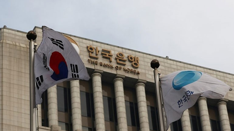 Η Κεντρική Τράπεζα της Ν. Κορέας προχώρησε σε απρόσμενη μείωση του επιτοκίου της