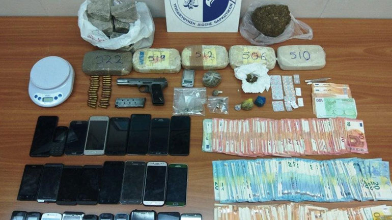 Εξαρθρώθηκε εγκληματική ομάδα που διακινούσε ναρκωτικά στην Αθήνα