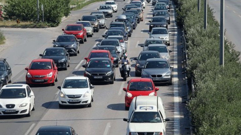 Τροχαίο στον Σκαραμαγκά με νταλίκα που μπήκε στο αντίθετο ρεύμα