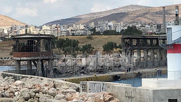 Ζημιές στην είσοδο του λιμανιού του Πειραιά