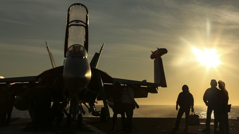 ΗΠΑ: Οι ένοπλες δυνάμεις επιτηρούν την κατάσταση στο Στενό του Ορμούζ από αέρος