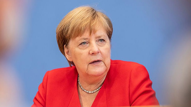 «Ο επόμενος πρωθυπουργός της Βρετανίας πρέπει να εφαρμόσει τη συμφωνία που έχει συνάψει το Λονδίνο με την Ε.Ε.»