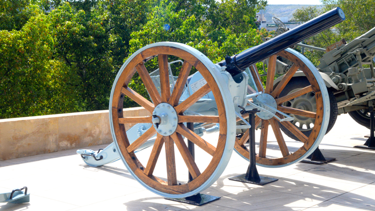 Ακόμα δύο πυροβόλα  στο Πολεμικό Μουσείο