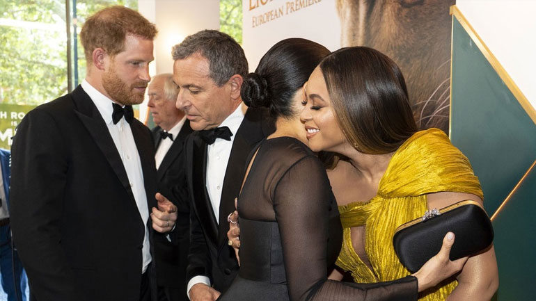 Έσπασε η Beyonce το βασιλικό πρωτόκολλο όταν συναντήθηκε με τη Meghan Markle;