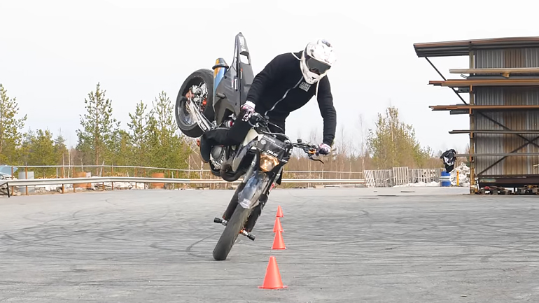 Η … βασική προπόνηση του Arttu Stenberg