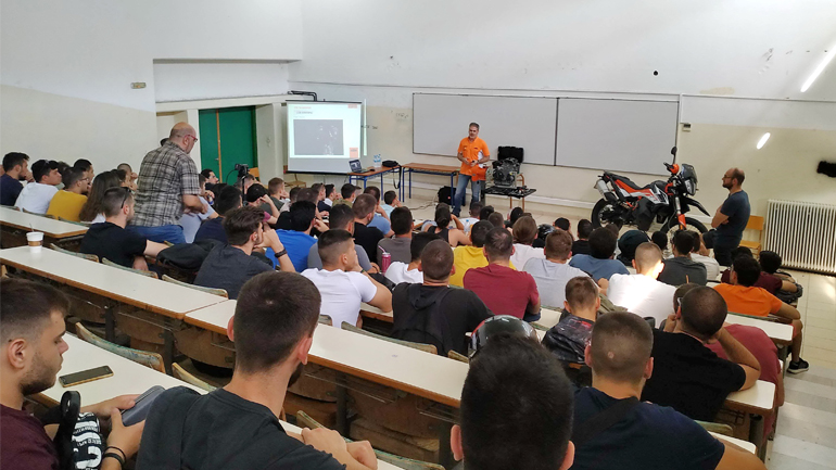 Η KTM πιστεύει στην εκπαίδευση και το αποδεικνύει έμπρακτα