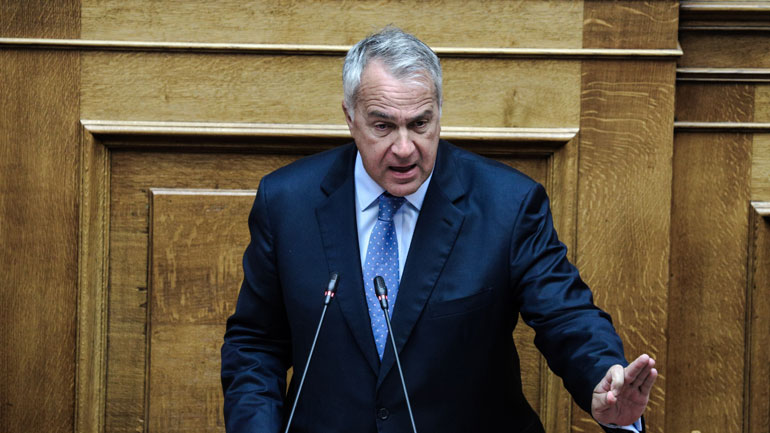 Μετά τις ευχές τα… παρατράγουδα