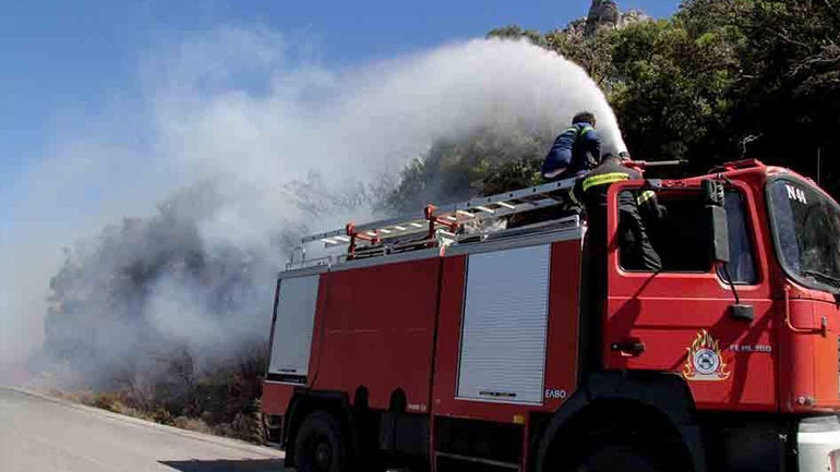 Σε εξέλιξη πυρκαγιά στα Γιάννενα