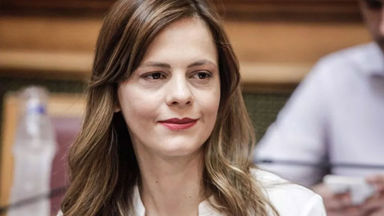 Αχτσιόγλου: Θα είμαστε απέναντι σε κάθε ενέργεια που θα υποβιβάσει δικαιώματα των εργαζομένων