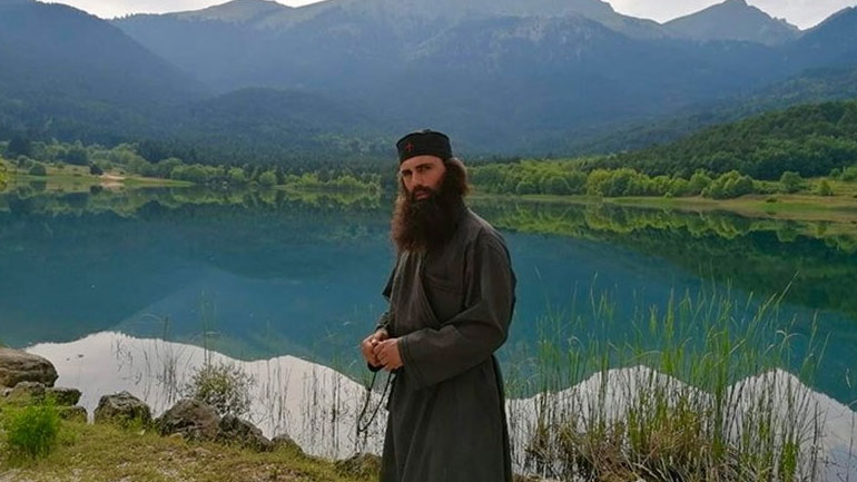 Ο «μοναχός» Άνθιμος Ανανιάδης στο πρώτο επίσημο teaser της ταινίας The Greek Job®️