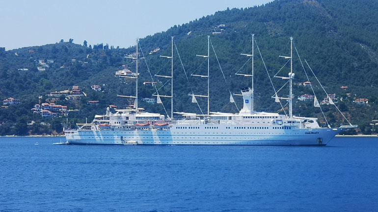 Στο λιμάνι του Βόλου το κρουαζιερόπλοιο-ιστιοφόρο «Club Med 2»