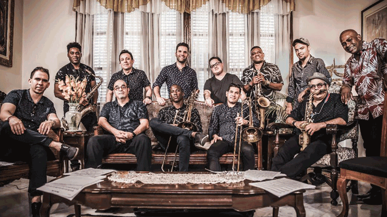 Οι Orquesta Akokán ξεσηκώνουν το Πάρκο Σταύρος Νιάρχος με τους latin και mambo ρυθμούς τους