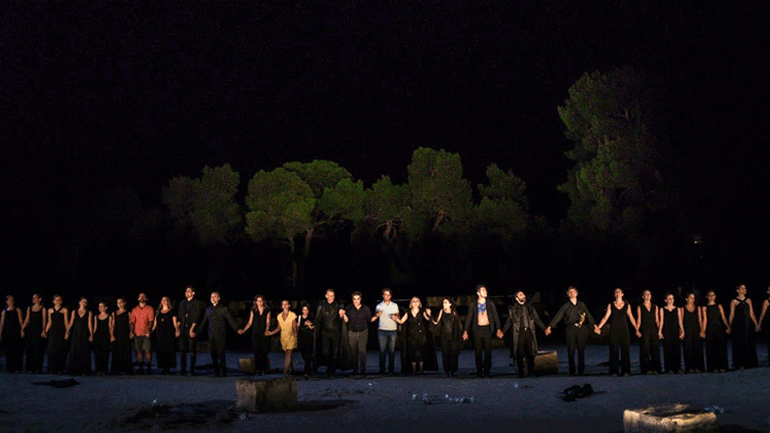 Παρατεταμένο χειροκρότημα για την παράσταση «Ιφιγένεια η εν Αυλίδι» στην Επίδαυρο