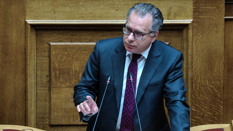 Κοινή πρωτοβουλία για τις επιστροφές μεταναστών αναλαμβάνουν Κουμουτσάκος – Πετρίδης