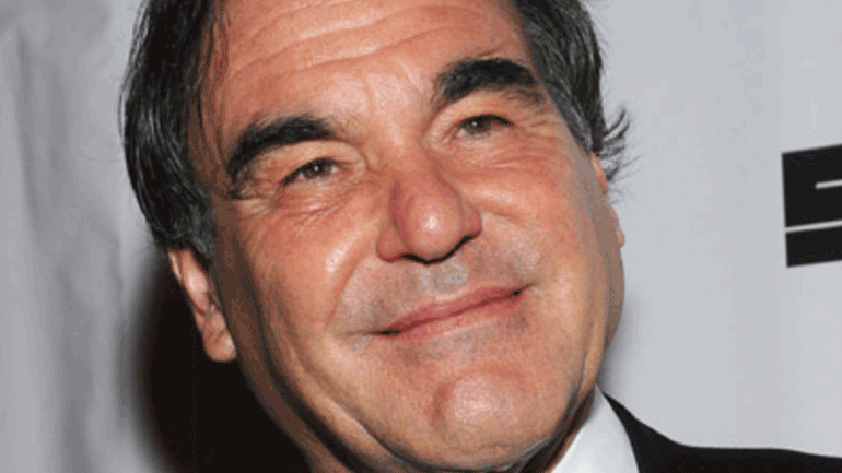 Ο Όλιβερ Στόουν ετοιμάζει τα απομνημονεύματά του