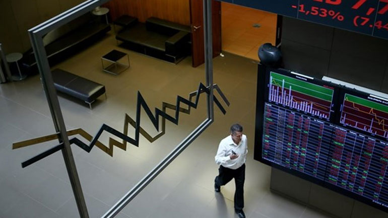 Οριακή πτώση στο ΧΑ