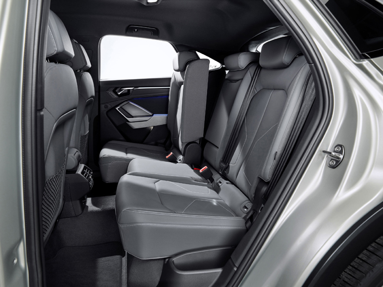 Τα καθίσματα στην πίσω σειρά διαμορφώνονται ανάλογα με τις ανάγκες...