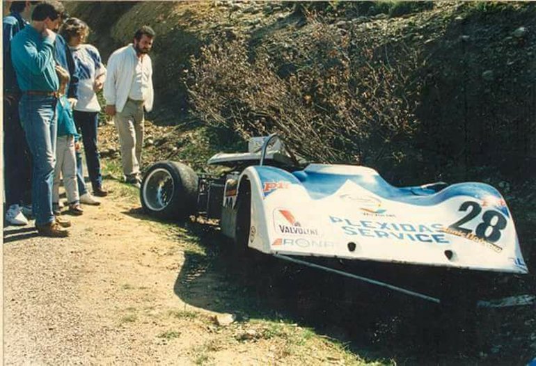 Παλαιότερα έτρεχε σε αγώνες και με πρωτότυπα οχήματα...