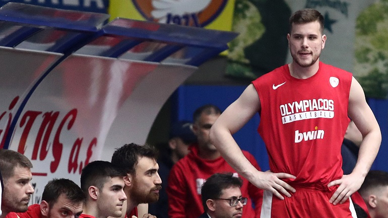 Αποχώρησε από τον Ολυμπιακό ο Αγραβάνης