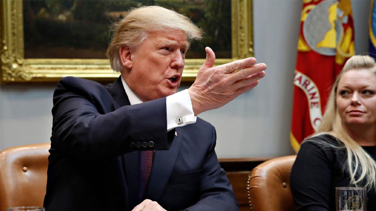 Επίθεση Τραμπ σε Μάλερ: Πρέπει να τον παρακολουθούμε ίσως έχει σχέσεις με ξένη χώρα