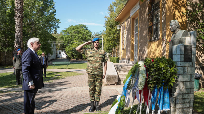 Στεφάνι στην προτομή του Σπύρου Μουστακλή κατέθεσε ο Πρόεδρος της Δημοκρατίας