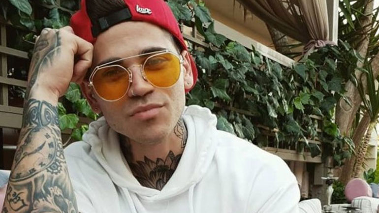 Ξεσπά ο Αλέξανδρος Νατσάκος: «Δεν είμαι gay»