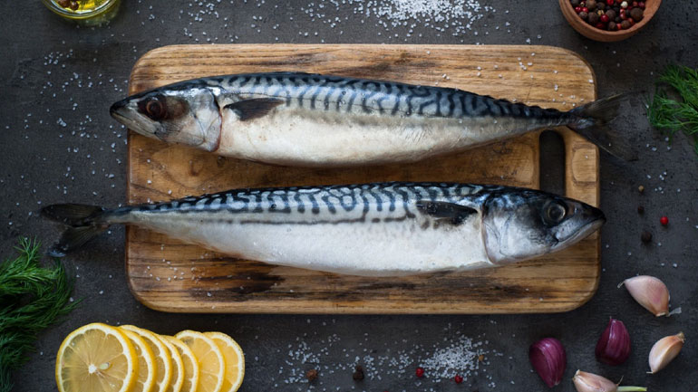 Τρεις μερίδες ψάρι την εβδομάδα μειώνουν τον κίνδυνο καρκίνου του εντέρου