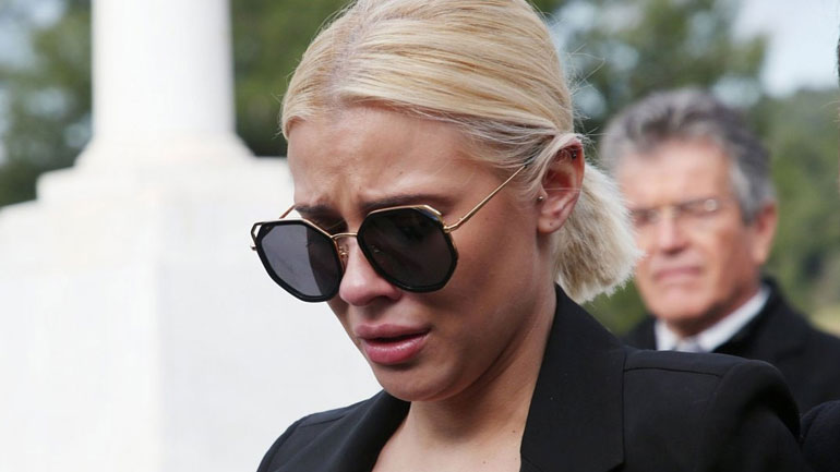 Βαρύ πένθος για τη Λάουρα Νάργες