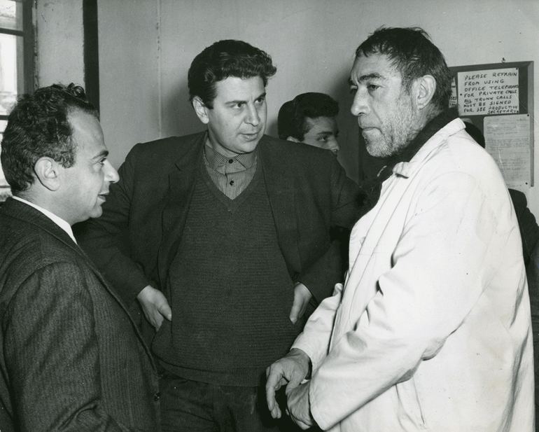 Ο Μιχάλης Κακογιάννης με τον Μίκη Θεοδωράκη και τον Άντονι Κουίν