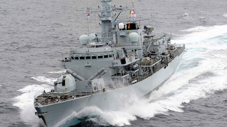 Βρετανία: Το Πολεμικό Ναυτικό θα συνοδεύει πλοία υπό βρετανική σημαία στο Στενό του Χορμούζ