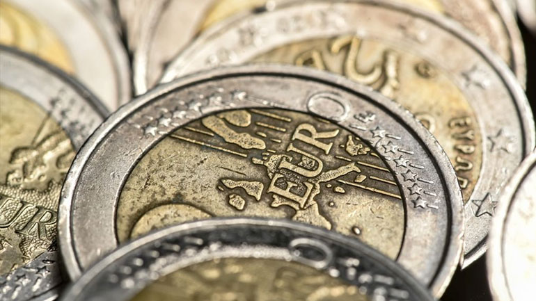 Πτώση σημειώνει το ευρώ στην αγορά συναλλάγματος