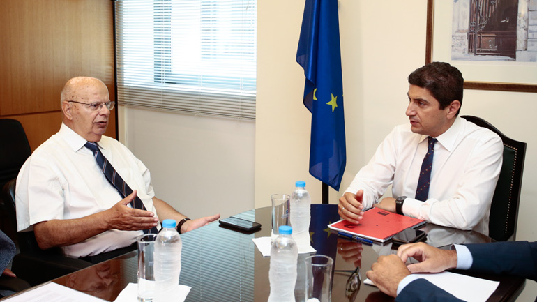 Αυγενάκης και Βασιλακόπουλος συμφώνησαν στην ανάγκη να παίξει ο Ολυμπιακός στην Α1