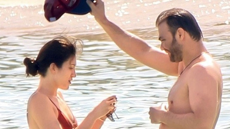 Γιώργος Σαμπάνης: Διακοπές στα Κουφονήσια με αιθέρια ύπαρξη!