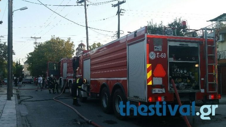Φωτιά σε αποθήκη στα Διαβατά Θεσσαλονίκης