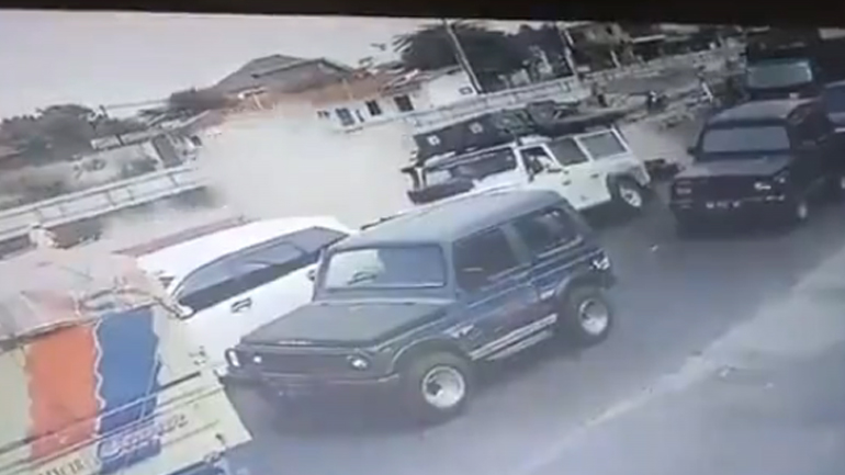 Χάθηκαν τα οχήματα από τον δρόμο! Χάθηκαν τα οχήματα από τον δρόμο!