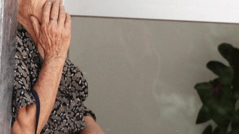 Λαμία: Υποδύθηκε τον υπάλληλο της ΔΕΗ και έκλεψε 110.000 ευρώ από ηλικιωμένη